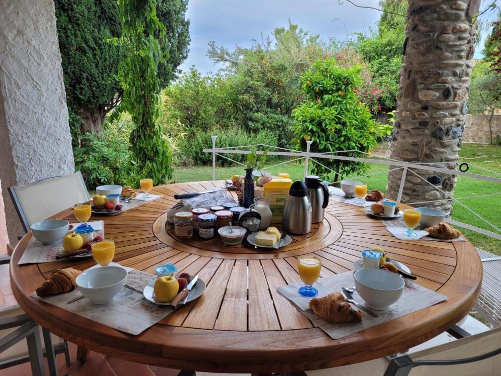 Mas De La Croix Hotel Saint-Christol-les-Ales Ngoại thất bức ảnh